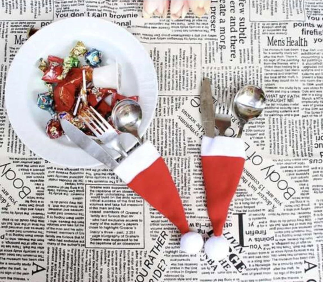 Kerstmutsjes bestekhouder - Bestekhouder Kerstmuts - Kersttafel Decoratie - Bestekzakje 12 Stuks