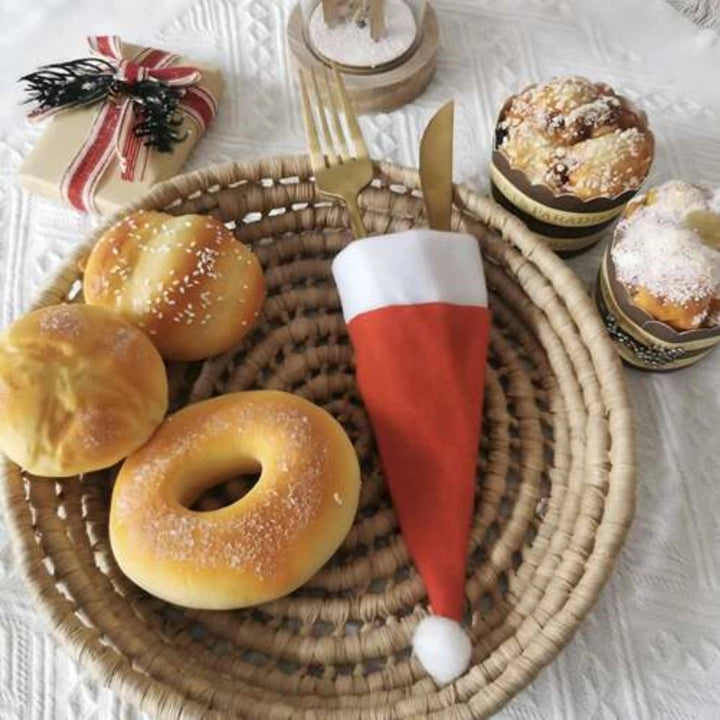 Kerstmutsjes bestekhouder - Bestekhouder Kerstmuts - Kersttafel Decoratie - Bestekzakje 12 Stuks