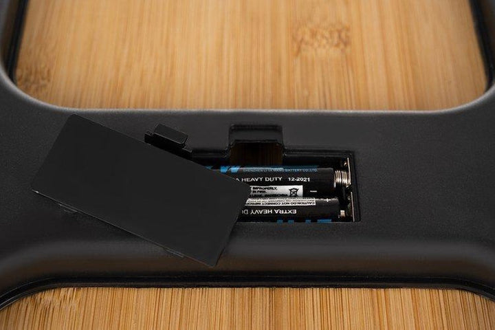 Digitale houten weegschaal van echt bamboe, draagvermogen 180 kg, digitale weegschaal op batterijen 28 x 28 x 3 cm