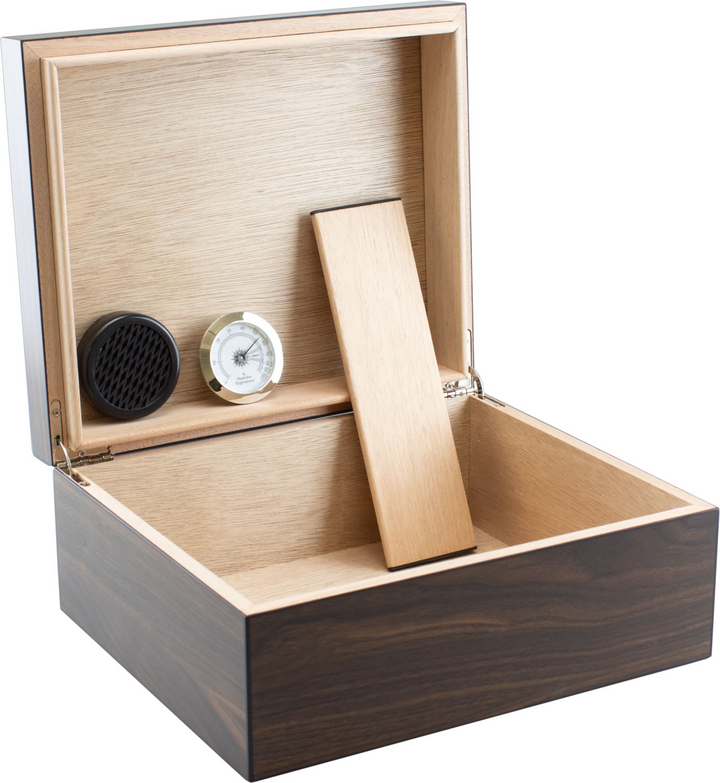 Humidor Walnoot m. Cigar logo