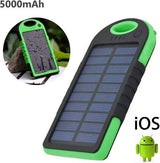Draagbare zonnelader met dubbele USB + karabijn + zaklamp - 5000 mah - Groen