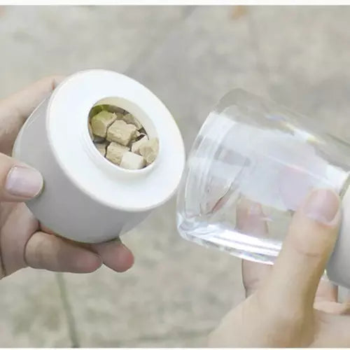 3 in 1 waterfles voor hond of kat - Snack opberger - Drinkbak