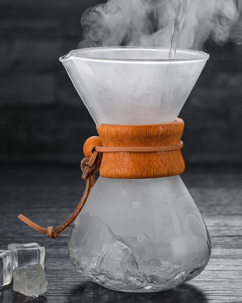 Koffiezetapparaat - Giet Over Glazen